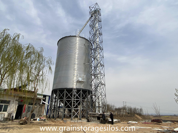 Conveying equipment-bucket elevator installed in Huaibei City, Anhui Province