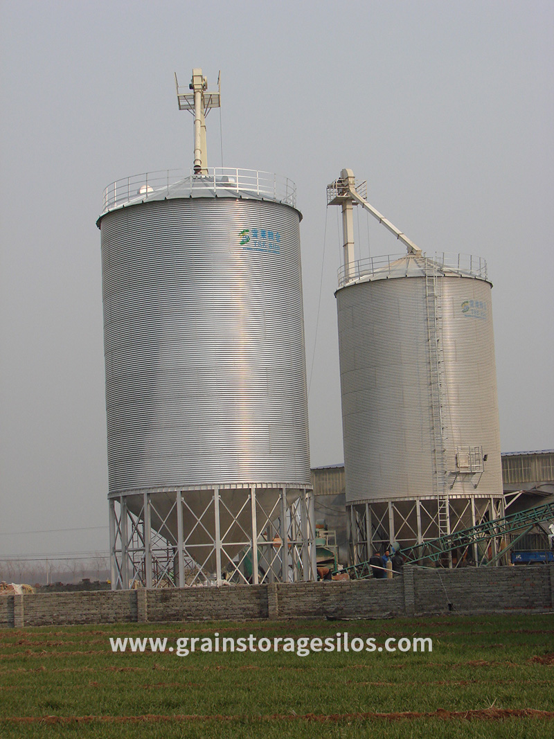 Hopper bottom silos