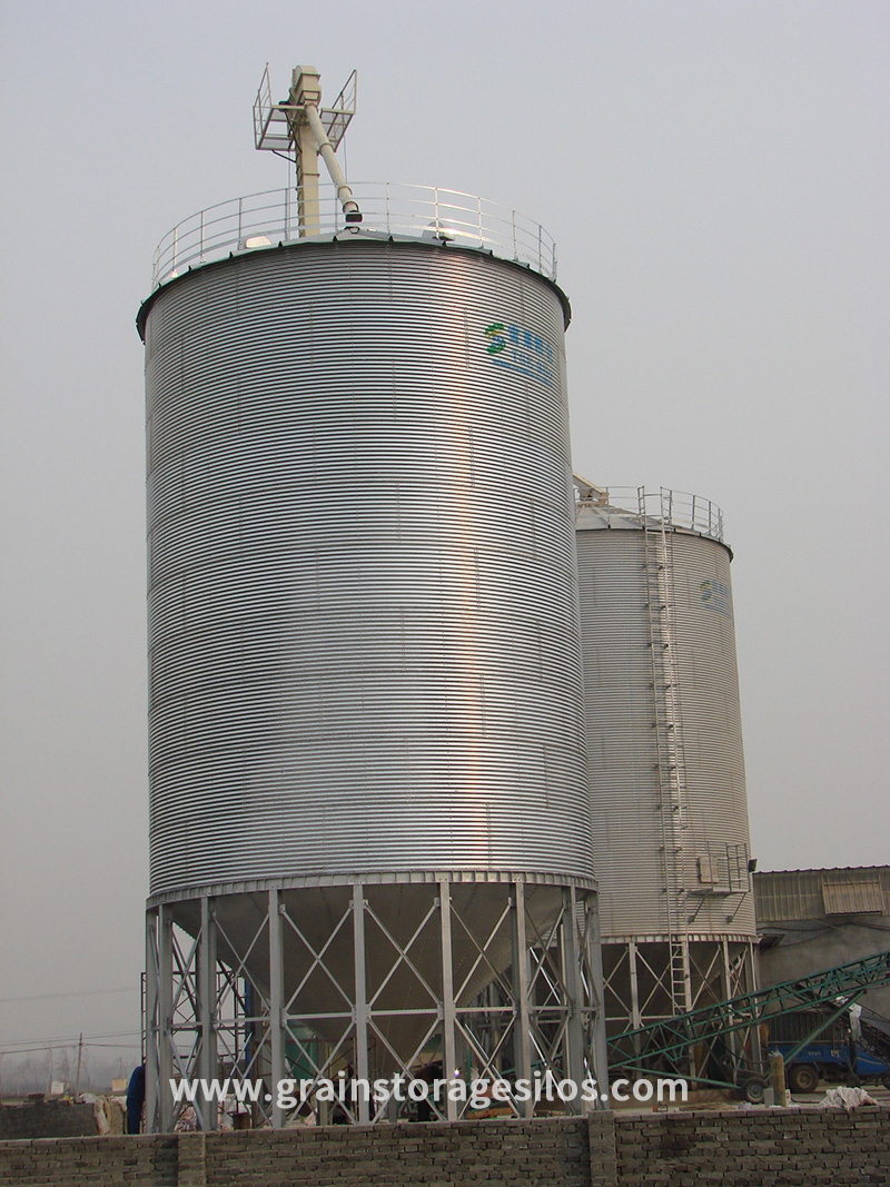 Hopper bottom silos