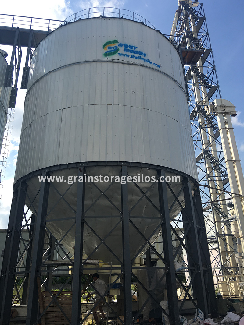 Hopper bottom silos