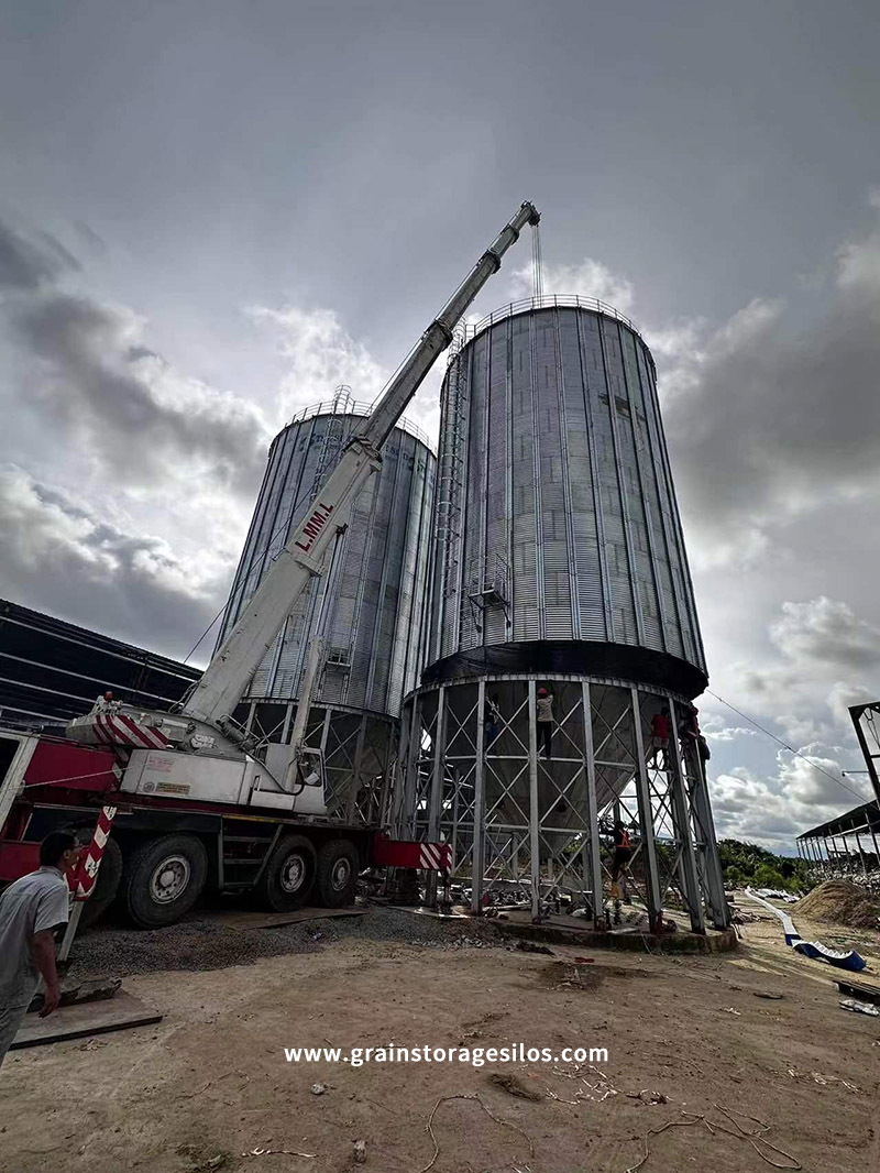 Lifting Of Steel Plate Warehouse Body
