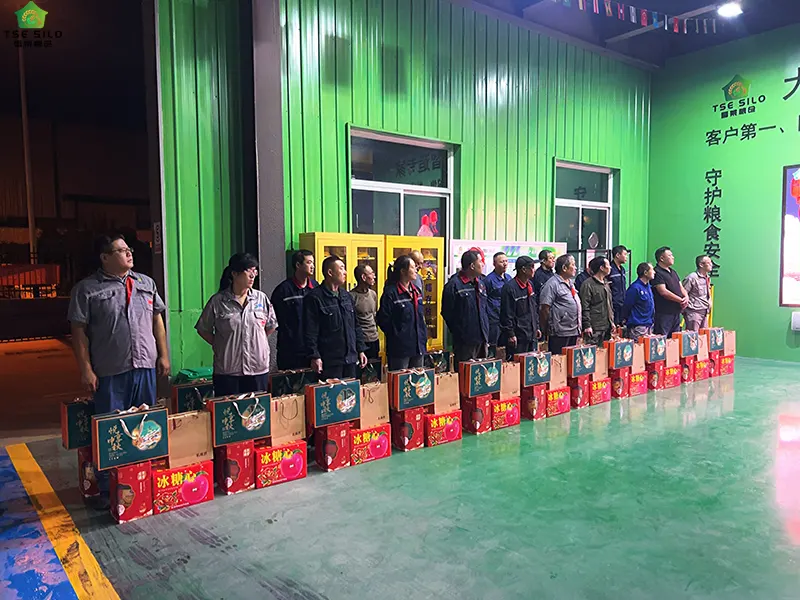 Employees Receive Holiday Gifts